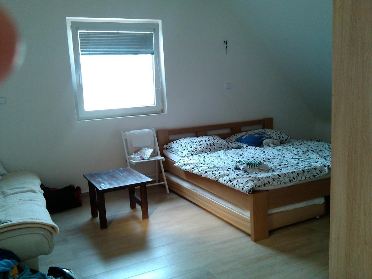 Vinny Sklep Kovarna Rohatec Exterior foto