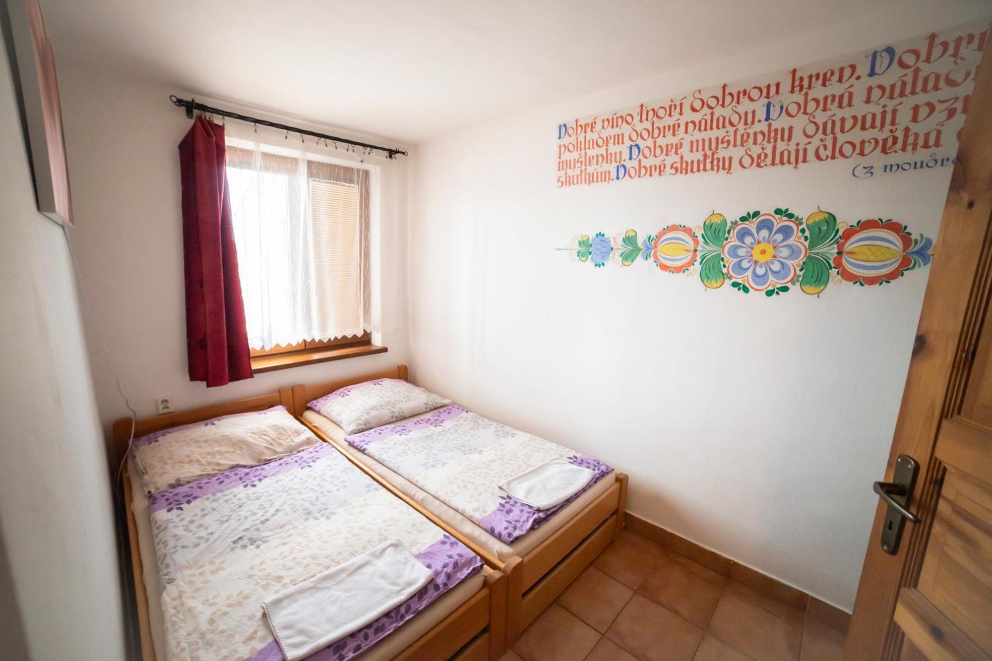 Vinny Sklep Kovarna Rohatec Exterior foto
